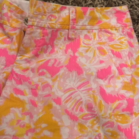 Callahan lilly pulitzer shorts. size 2. - Picture 6 of 11